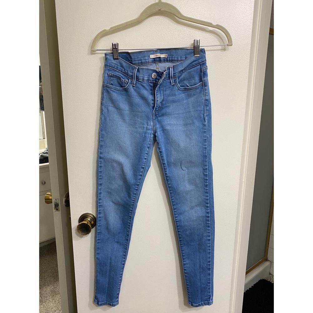 Levi’s skinny jeans medium rise